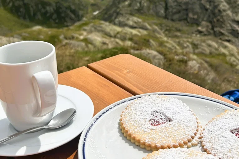 Coffee break at Rifugio Aglsbodenalm hut.