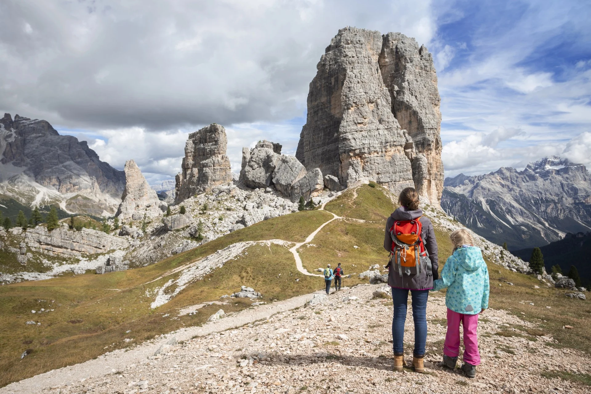 Family hiking at Cinque Torri